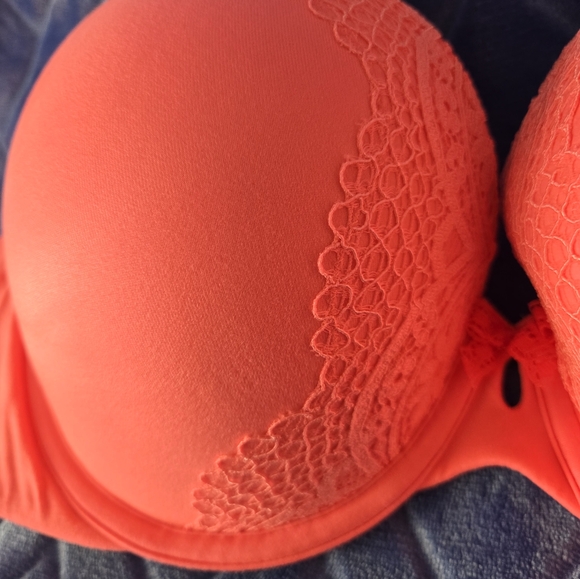 Coral Lace Trim Bra -- Victoria Secret -- Body By Victoria - Picture 3 of 5